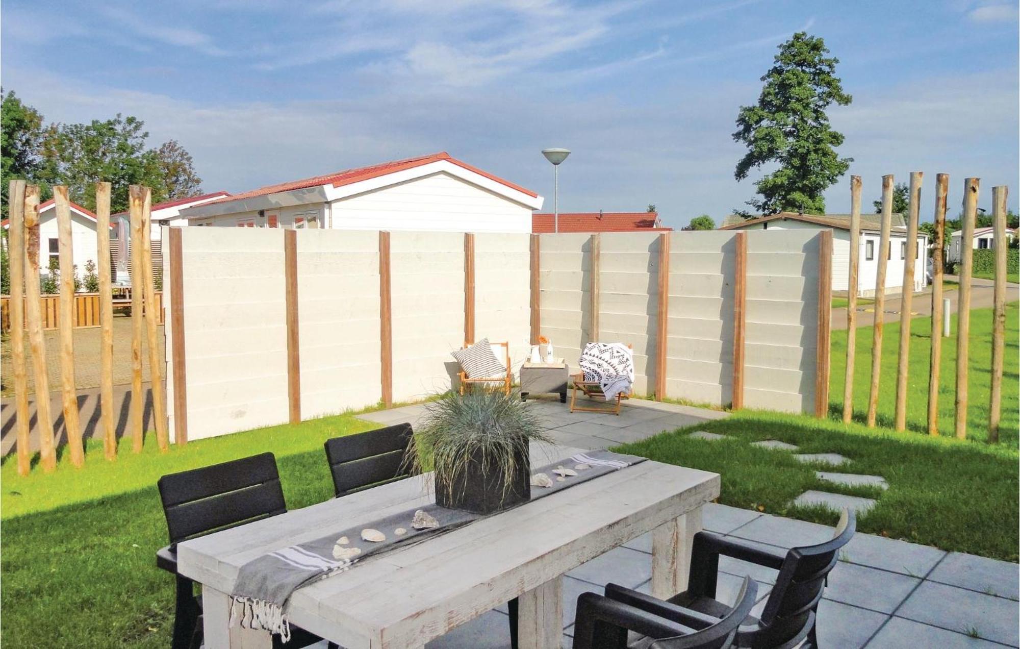 Beautiful Home In Sint-Annaland With Wifi Bagian luar foto